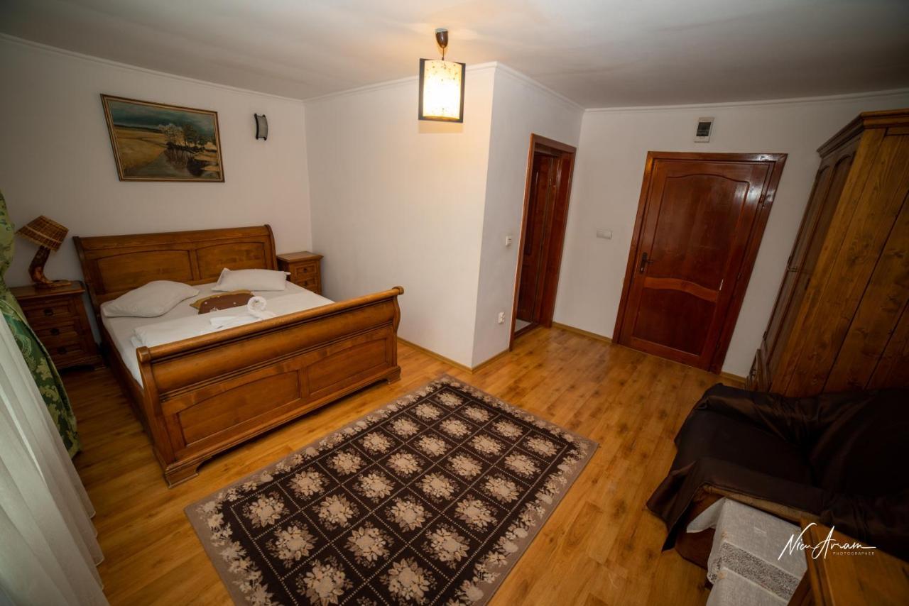 Casa Binu Hotel Arieşeni Екстериор снимка