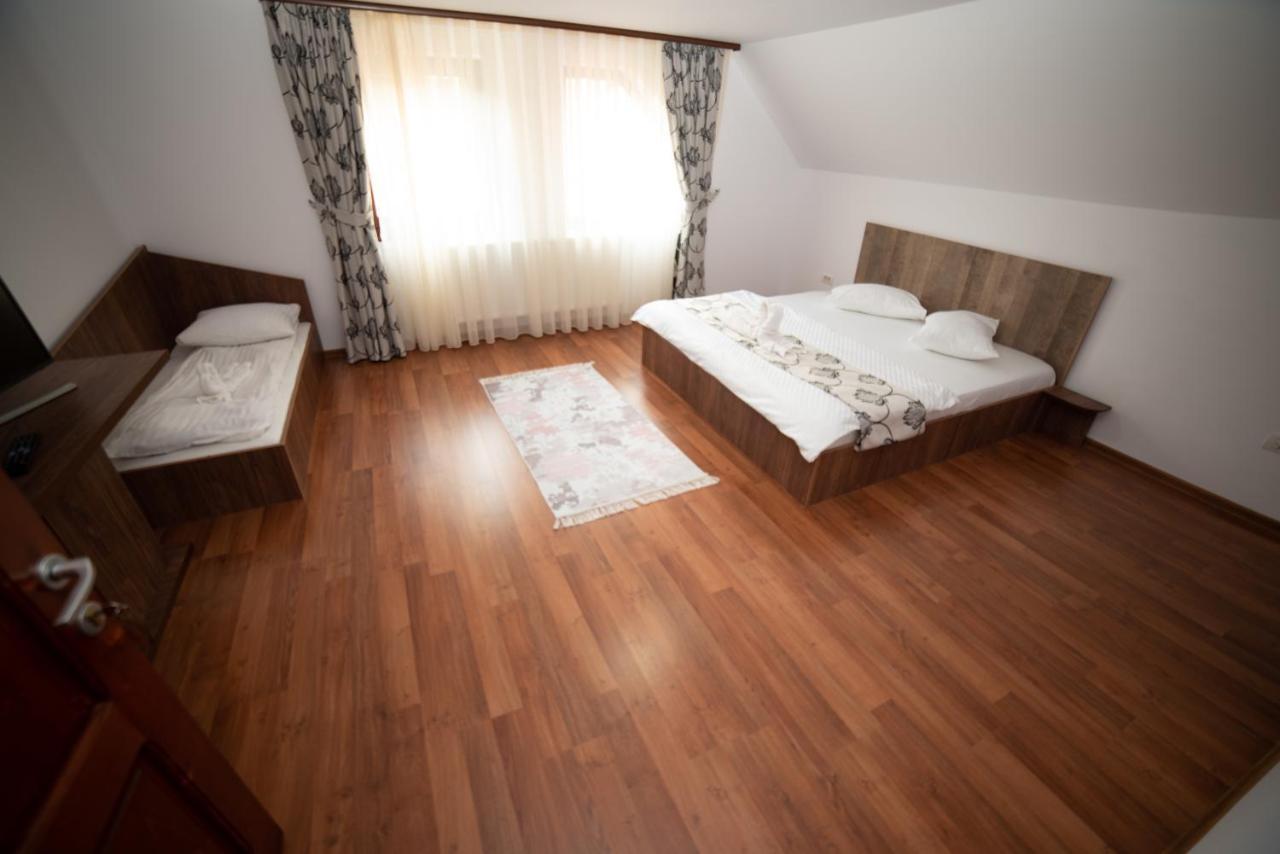 Casa Binu Hotel Arieşeni Екстериор снимка