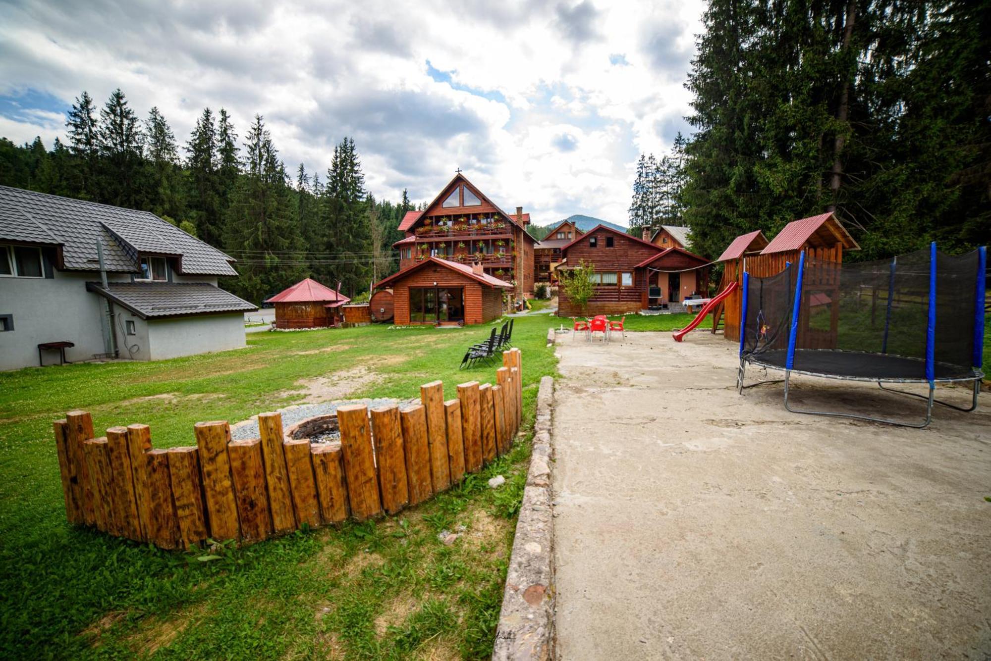 Casa Binu Hotel Arieşeni Екстериор снимка