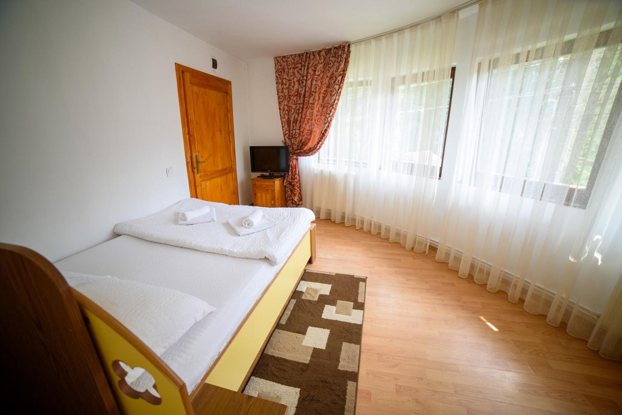 Casa Binu Hotel Arieşeni Екстериор снимка