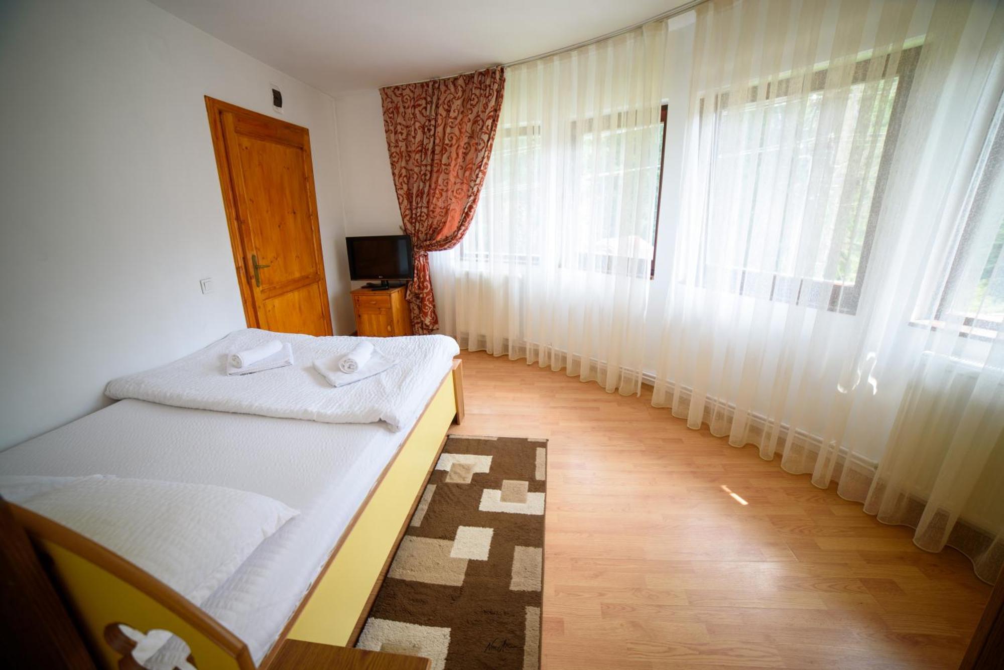 Casa Binu Hotel Arieşeni Екстериор снимка